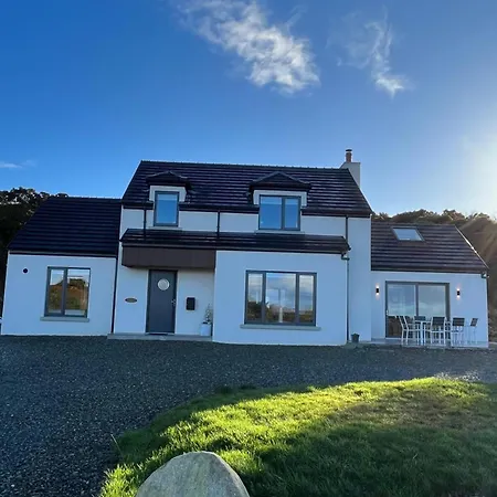 Robin Holiday home